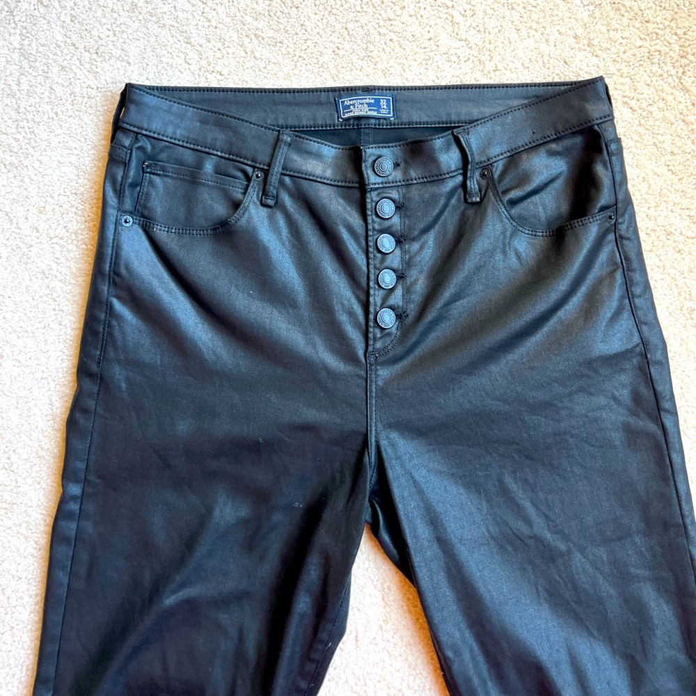 Size 14 L Abercrombie black leather look button fly jeans - Picture 1 of 4